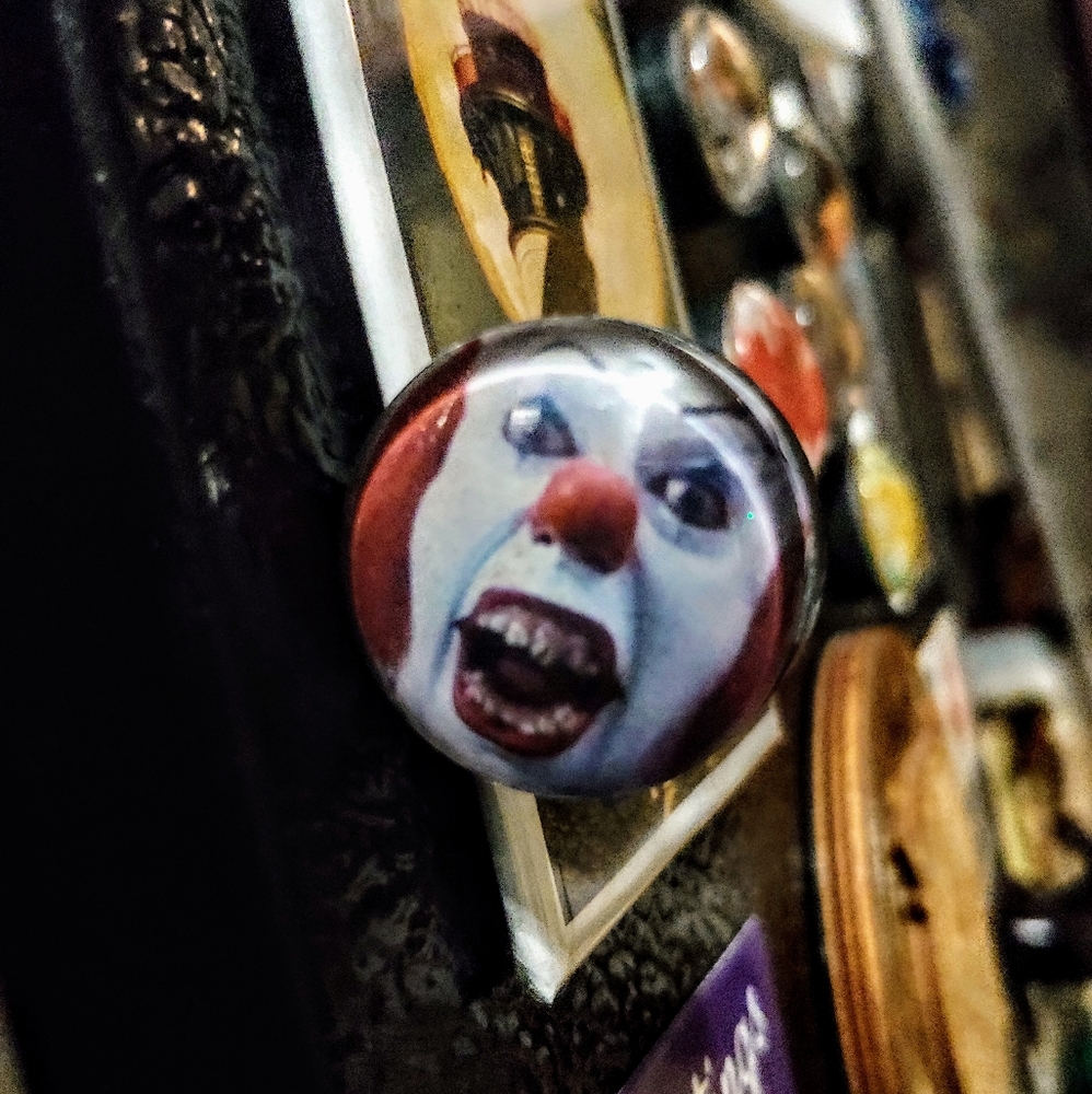 IT Pennywise Glass Magnet